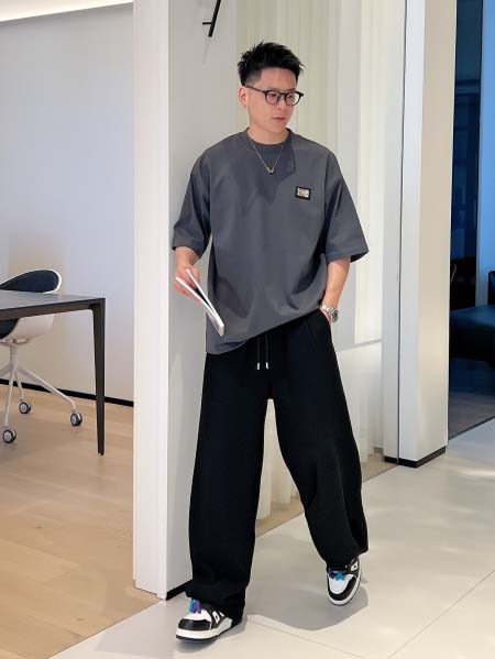 2025年4月21日入荷新作D&G半袖 Tシャツ★誕生日プレ...