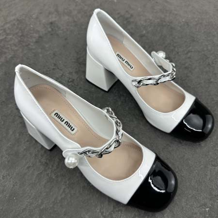 2025年4月22日入荷新品MiuMiu女性用原版復刻 ブラ...