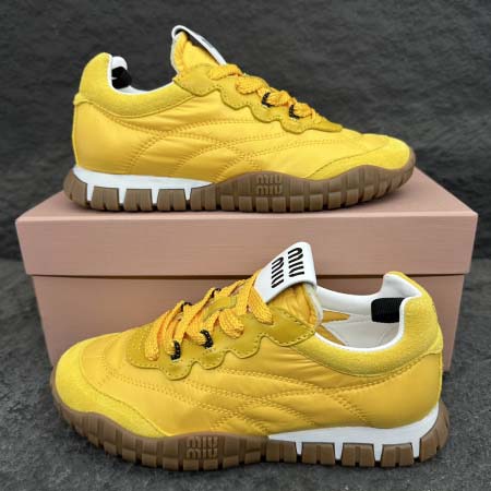 2025年4月22日入荷新品MiuMiu女性用原版復刻 ブラ...