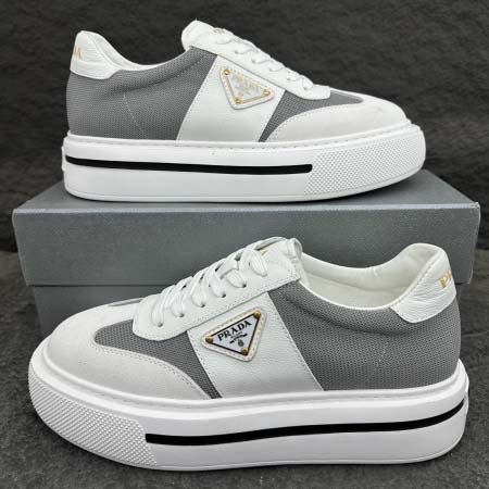 2025年4月23日入荷新品Prada男性用原版復刻 ブラン...