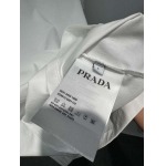 2025年4月24日入荷新作PRADA半袖Tシャツ 原版复刻高級品香港の会社超厳選★入手困難/誕生日プレゼント/yinx工場M-XXXL