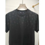 2025年4月25日入荷新作Louis Vuitton半袖Tシャツ 原版复刻高級品香港の会社超厳選★入手困難/誕生日プレゼント/yinx工場