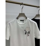 2025年4月25日入荷新作LOEWE半袖Tシャツ 原版复刻高級品香港の会社超厳選★入手困難/誕生日プレゼント/yinx工場