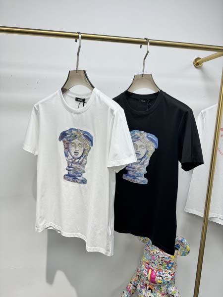2025年4月25日入荷新作Versace半袖Tシャツ 原版...