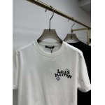 2025年4月25日入荷新作Louis Vuitton半袖Tシャツ 原版复刻高級品香港の会社超厳選★入手困難/誕生日プレゼント/yinx工場