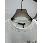 2025年4月25日入荷新作Louis Vuitton半袖Tシャツ 原版复刻高級品香港の会社超厳選★入手困難/誕生日プレゼント/yinx工場
