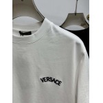 2025年4月25日入荷新作Versace半袖Tシャツ 原版复刻高級品香港の会社超厳選★入手困難/誕生日プレゼント/yinx工場