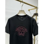 2025年4月25日入荷新作Versace半袖Tシャツ 原版复刻高級品香港の会社超厳選★入手困難/誕生日プレゼント/yinx工場