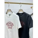 2025年4月25日入荷新作Versace半袖Tシャツ 原版复刻高級品香港の会社超厳選★入手困難/誕生日プレゼント/yinx工場