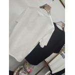 2025年4月26日入荷新作PRADA半袖Tシャツ 原版复刻高級品香港の会社超厳選★入手困難/誕生日プレゼント/yinx工場