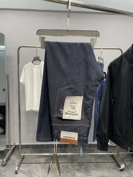 2025年4月26日入荷新作Burberryジーパン 原版复...