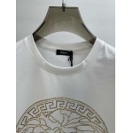 2025年4月26日入荷新作Versace半袖Tシャツ 原版复刻高級品香港の会社超厳選★入手困難/誕生日プレゼント/yinx工場