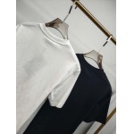2025年4月26日入荷新作PRADA半袖Tシャツ 原版复刻高級品香港の会社超厳選★入手困難/誕生日プレゼント/yinx工場