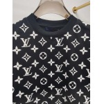 2025年4月26日入荷新作Louis Vuitton半袖Tシャツ 原版复刻高級品香港の会社超厳選★入手困難/誕生日プレゼント/yinx工場