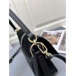 2025年4月27日入荷新作  FURLA型番H02010  SIZE:26.5X8X18CM  /XX工場