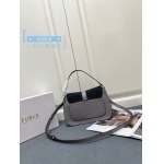 2025年4月27日入荷新作  FURLA型番H02010  SIZE:26.5X8X18CM  /XX工場