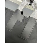 2025年4月27日入荷新作 FURLA新品  ハンドバッグ  型番：H08870  SIZE:48X42X20CM  /XX工場