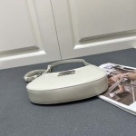 2025年4月27日入荷新作  CELINE 新品Tillyわきの下バッグ  牛革  6610SQ SIZE:23*13.5*4cm  /XX工場