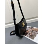 2025年4月27日入荷新作  CELINE 新品Tillyわきの下バッグ  牛革  6610SQ SIZE:23*13.5*4cm  /XX工場