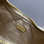 2025年4月27日入荷新作 1BH404手提款nylon Hobo   型番：1BH404SIZE:22XX18x底6.5cm  /XX工場