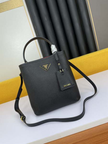 2025年4月27日入荷新作 PRADA 新品Double ...