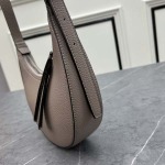 2025年4月27日入荷新作 PRADA バッグ  SIZE::21*13*5.5cm   /XX工場