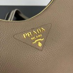 2025年4月29日入荷新作PRADA新作大 ショルダーバッグ1BC178 サイズ： 32x 25.5x 7.5cm/XX工場