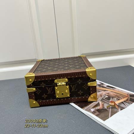 2025年4月29日入荷新作 Louis VuittonM2...