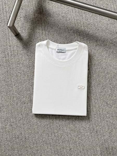 2025年5月22日入荷新作Ferragamo半袖Tシャツ高品質/誕生日プレゼント/人気贈り物/OH工場