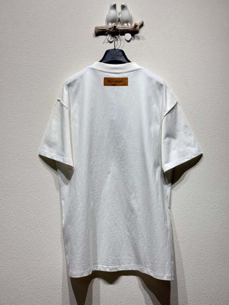 2025年5月26日入荷新作Louis Vuitton半袖 Tシャツ男女兼用高品質★誕生日プレゼント/結婚祝い/内祝い/贈り物/SD工場