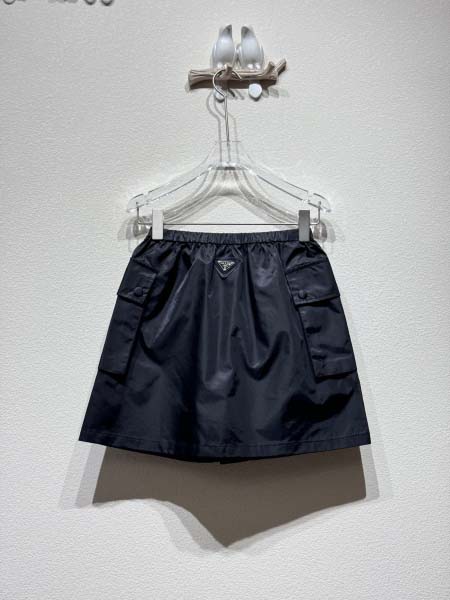 2025年5月27日入荷新作Pradaカーディガン女性用高品質★ファッション/誕生日プレゼント/贈り物/SD工場