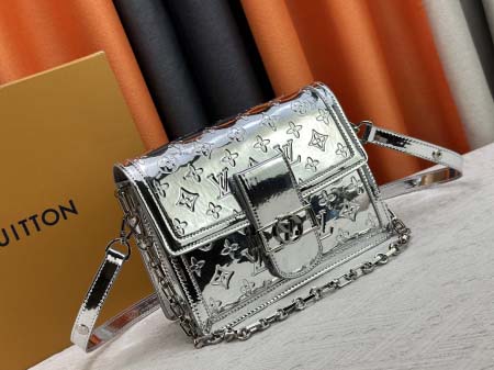 2025年5月28日入荷Louis Vuitton バッグLouis Vuitton 2025年早春 M43599/44391/44580 Monogram SIZE:25x19x9cm 人気の新作/誕生日プレゼント/ZC工場