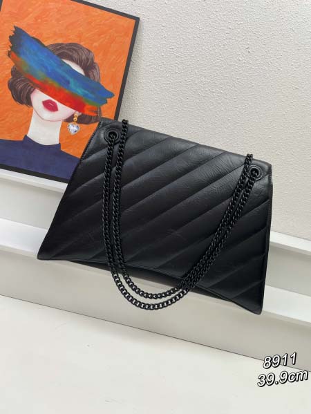 2025年5月29日入荷新作 Balenciaga  crush  SIZE：39.9*24.9*13    お安い/人気/革/バッグ/XX工場