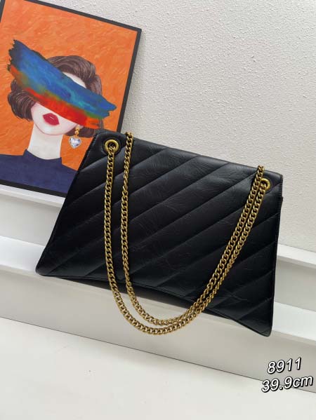 2025年5月29日入荷新作 Balenciaga  crush  SIZE：39.9*24.9*13    お安い/人気/革/バッグ/XX工場