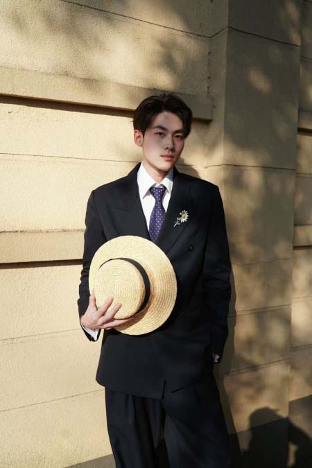 2025年5月8日入荷新作Saint Laurentスーツ上...