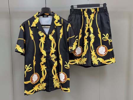 2025年5月8日入荷新作Versaceセット上下 原版復刻...