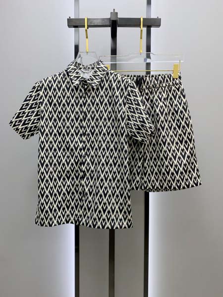 2025年5月14日入荷新作Valentino半袖上下セット...