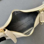 2025年5月28日入荷新作FURLA  斜め下げ バッグ/ハンドバッグ/ショルダーバッグ牛革/  SIZE:22X21X7.5CM  お安い/人気/本革 バッグ/XX工場