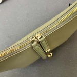 2025年5月28日入荷新作FURLA  斜め下げ バッグ/ハンドバッグ/ショルダーバッグ牛革/  SIZE:22X21X7.5CM  お安い/人気/本革 バッグ/XX工場