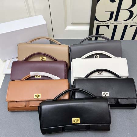 2025年5月28日入荷新作Balenciaga SIZE:...