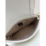 2025年5月28日入荷新作  Fendi  SIZE:26.5X18X8.5Cm  お安い/人気/本革 バッグ/XX工場