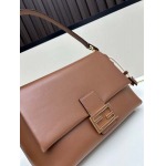 2025年5月28日入荷新作  Fendi  SIZE:26.5X18X8.5Cm  お安い/人気/本革 バッグ/XX工場