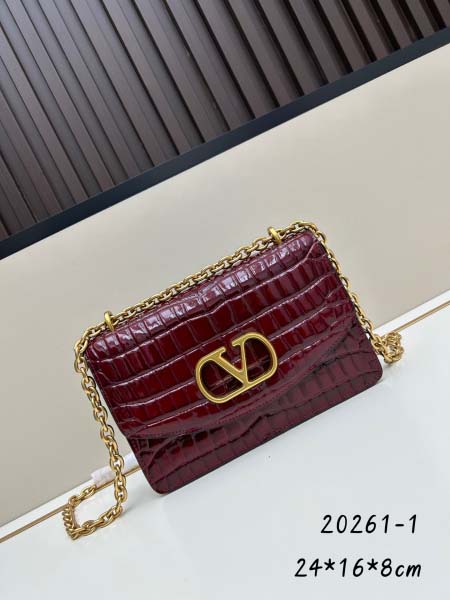 2025年5月28日入荷新作  VALENTINO新品  V...