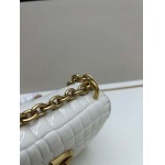 2025年5月28日入荷新作  VALENTINO 新品  VLOGO SIGNATURE  -SIZE:19x10x6cm  お安い/人気/本革 バッグ/XX工場
