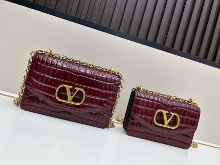 2025年5月28日入荷新作  VALENTINO新品  V...