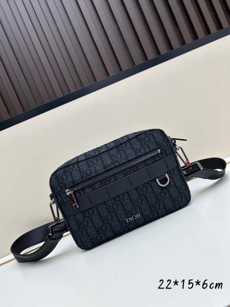 2025年5月28日入荷新作 Safari  Christi...