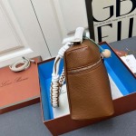 2025年5月28日入荷新作  Loro Piana Extra pocket SIZE:27*10*16cm。  お安い/人気/本革 バッグ/XX工場