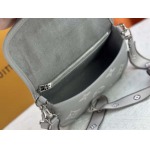 2025年5月28日入荷Louis Vuitton バッグM14214 M46583 M46584 M46386 M46388 M45985 SIZE：25.0× 9.0×15.0CM 人気の新作/誕生日プレゼント/ZC工場