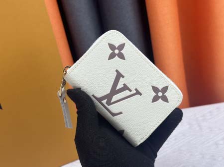 2025年5月28日入荷Louis VuittonM8040...