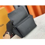 2025年5月28日入荷Louis Vuitton バッグM57081  LV Aerogram  30x 16x 3CM 人気の新作/誕生日プレゼント/ZC工場